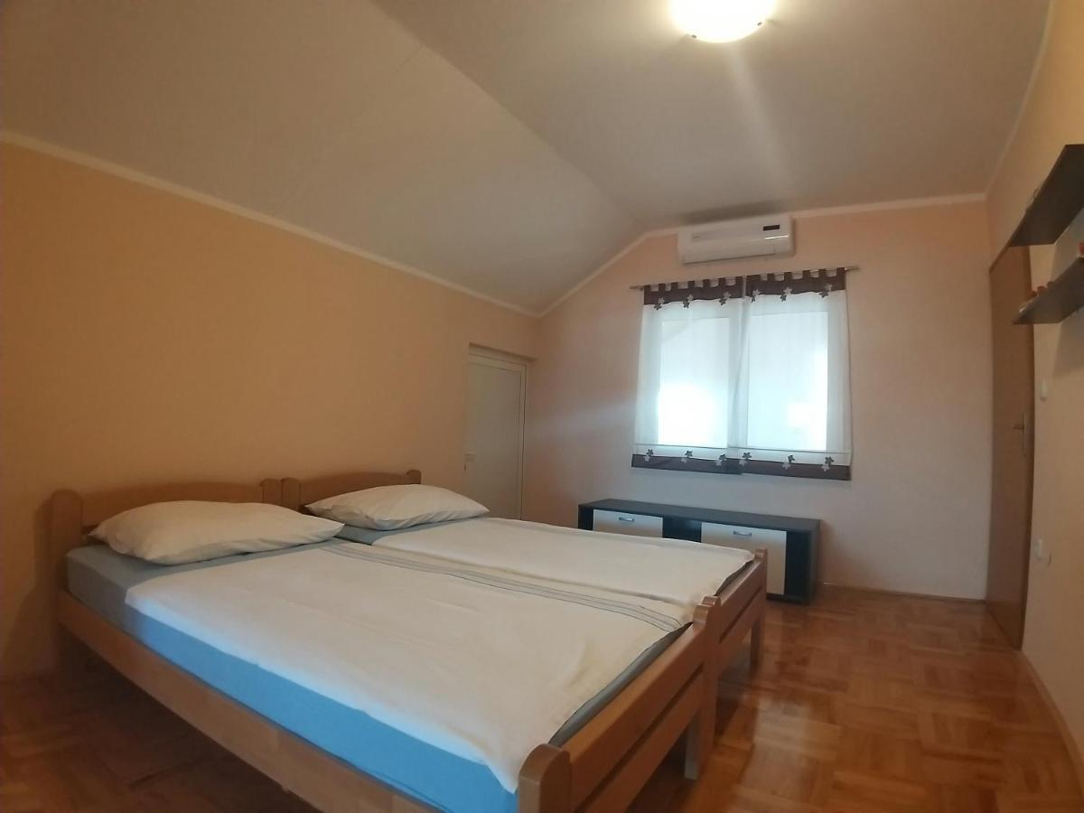 Apartment Sunny Jukic With Sea View